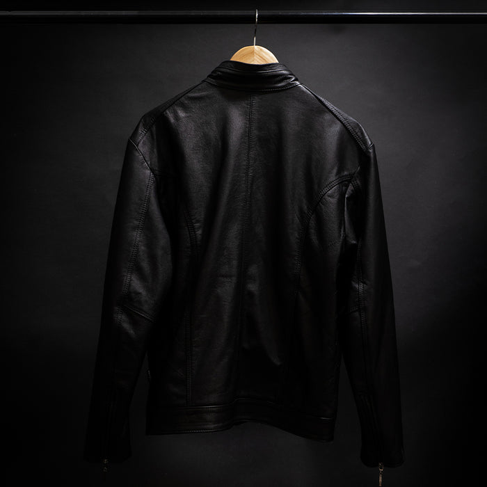 vista posterior - chaqueta de hombre de cuero Negra de la marca C&A Boots Quito Ecuador