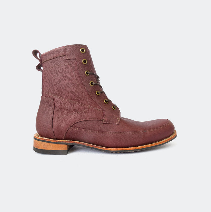 Botín de cuero tipo Combat Boots de calzadoanndyboots en Quito Ecuador