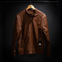 Phantom Jacket – chaqueta de cuero marrón para hombre – vista frontal C&A Boots quito ecuador