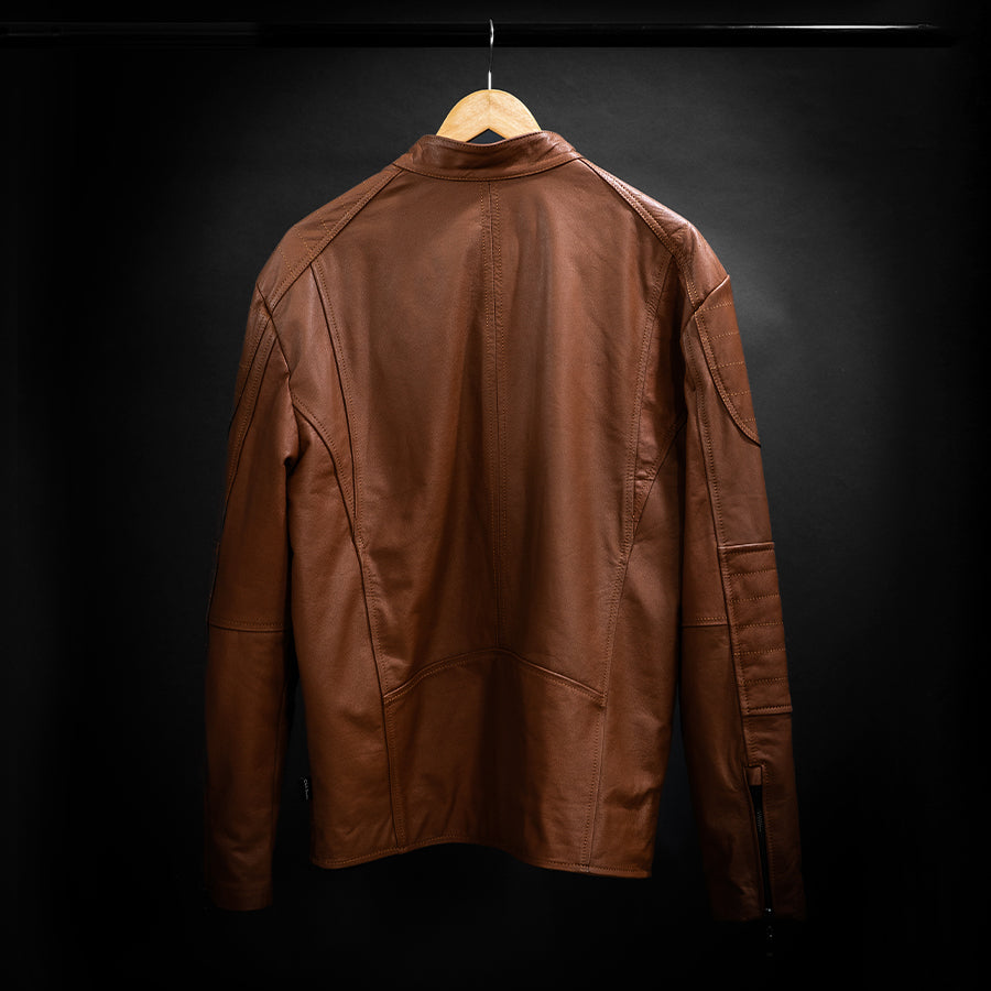 chaqueta de cuero cafe marca C&A Boots quito ecuador vista posterior