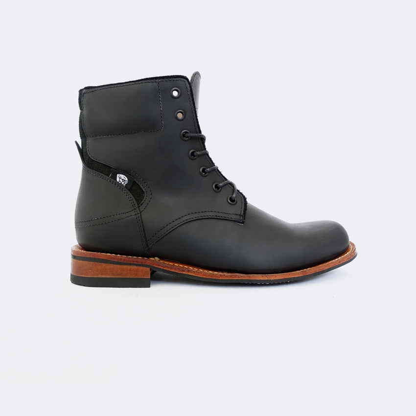 The Combat Boots Black- Bota de cuero Negra para hombre C&A Boots Ec